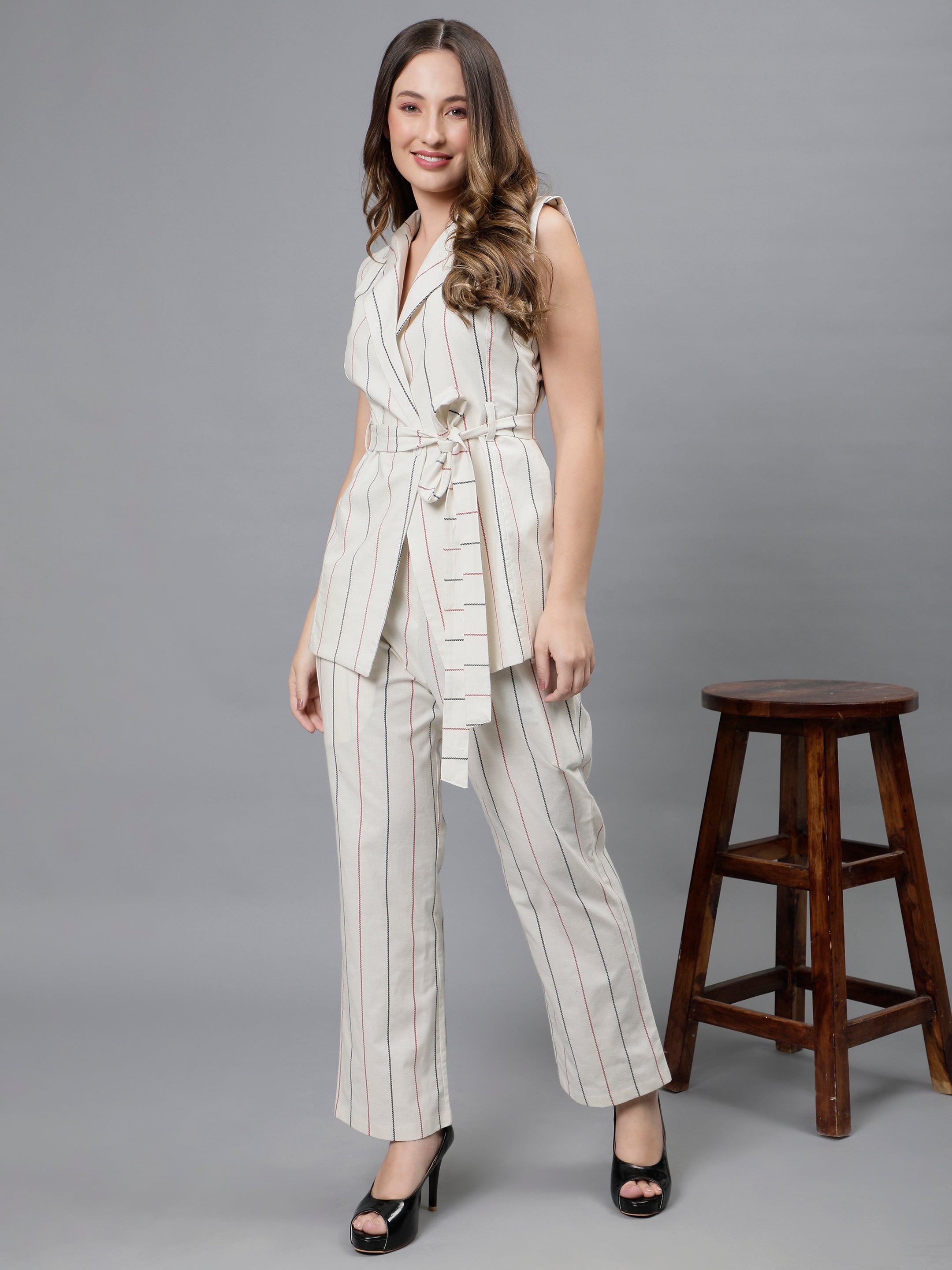 Nougat blazer sleeveless