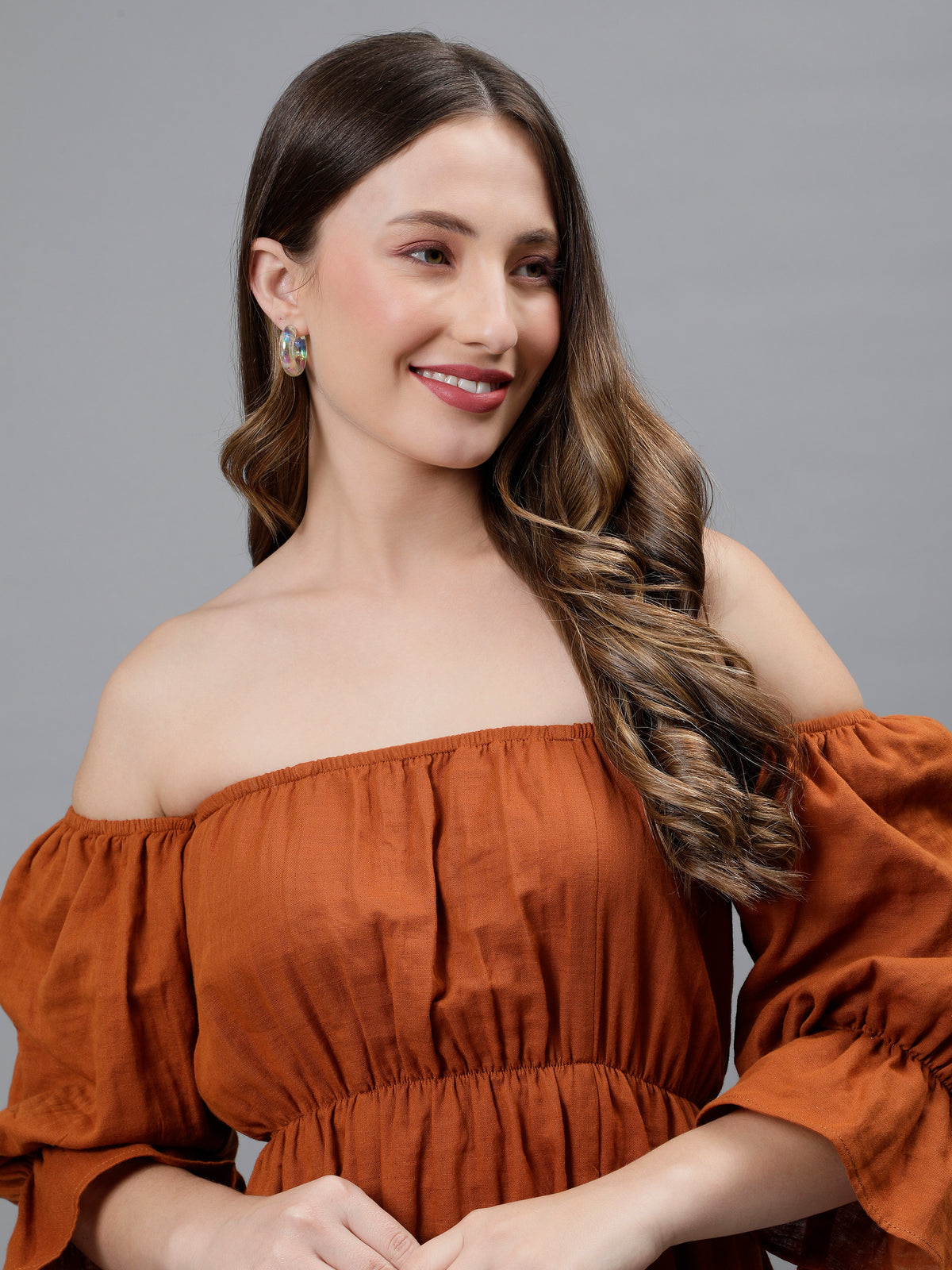 Offshoulder hangout dress